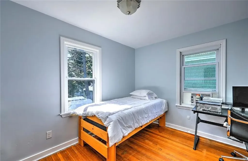 15 Bow Street Cranston RI 02905