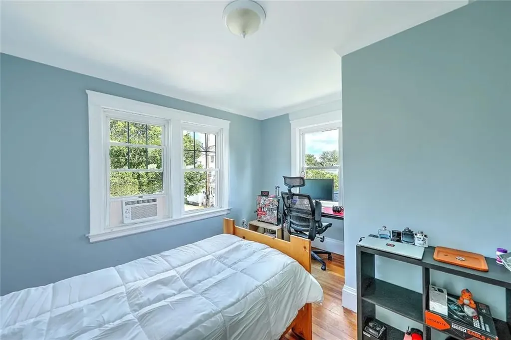 15 Bow Street Cranston RI 02905