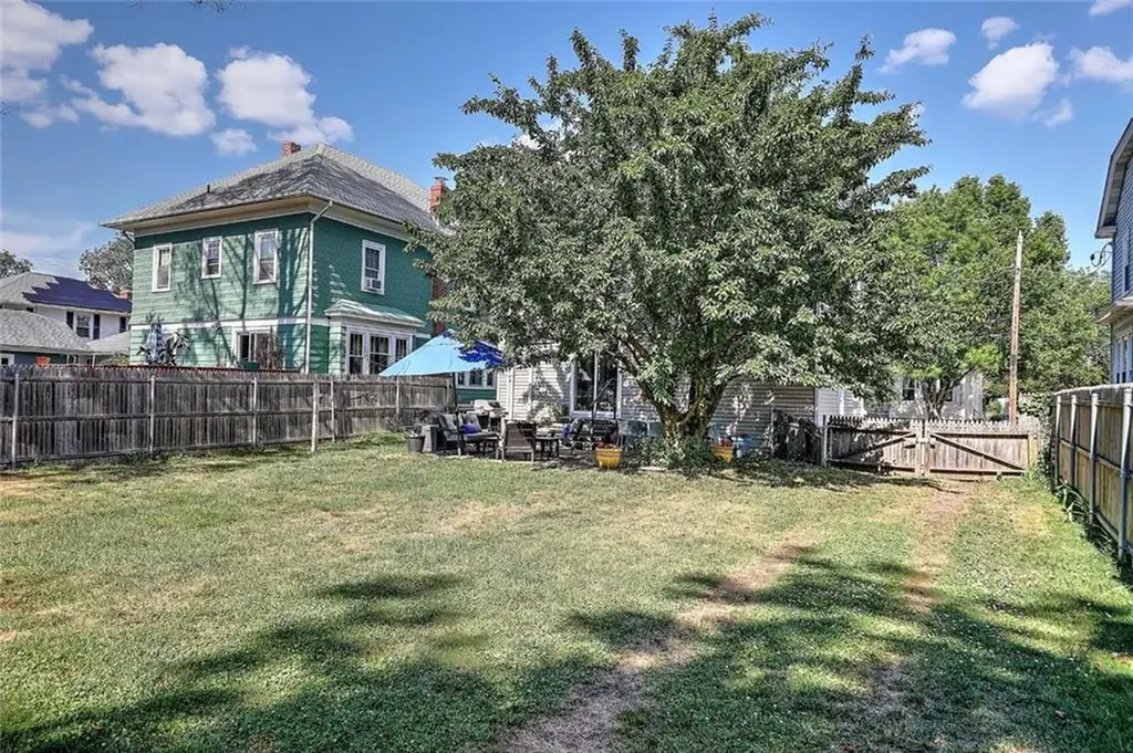 15 Bow Street Cranston RI 02905
