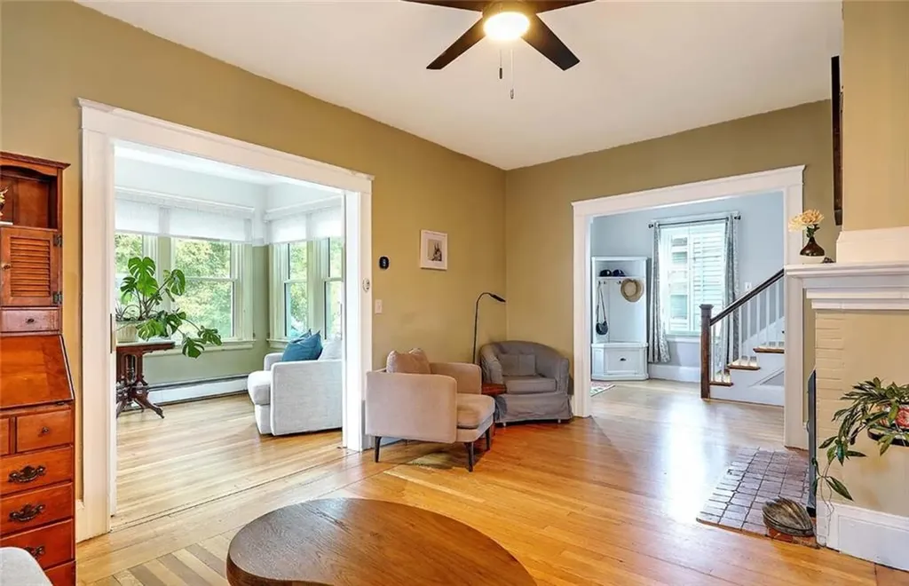 15 Bow Street Cranston RI 02905