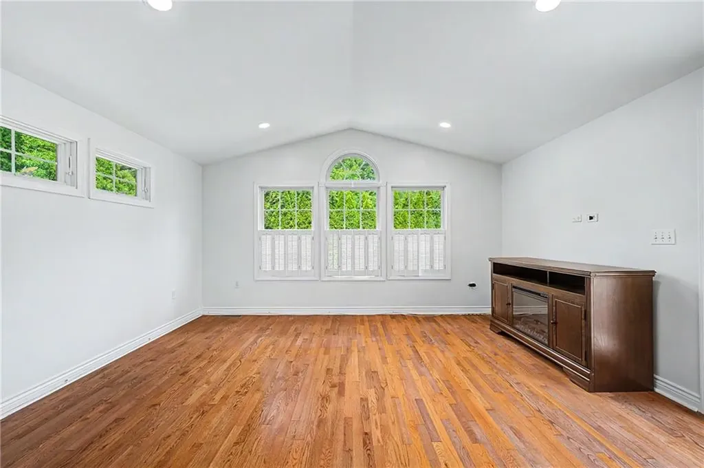 117 Larchmont Road Warwick RI 02886