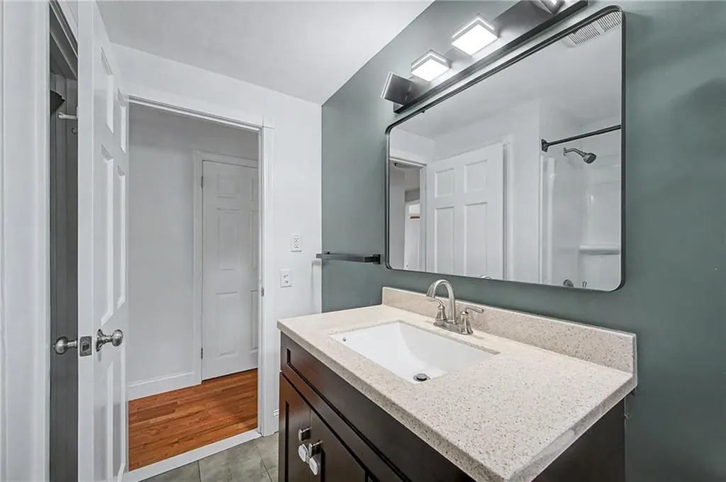 117 Larchmont Road Warwick RI 02886