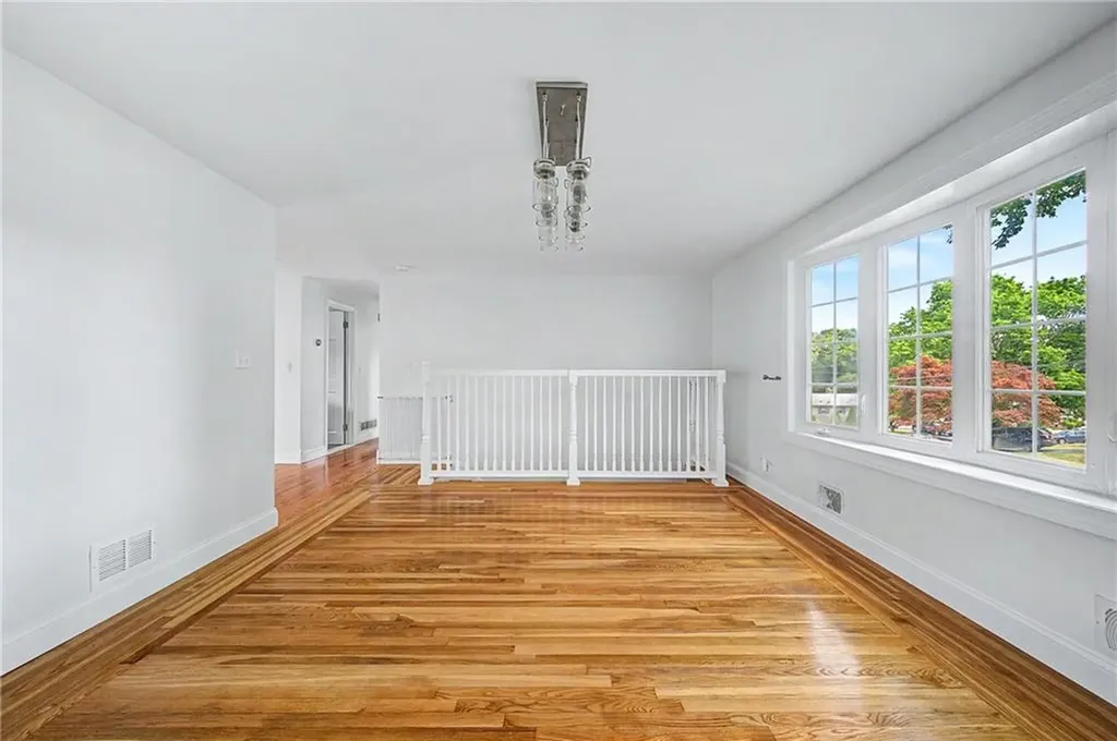 117 Larchmont Road Warwick RI 02886