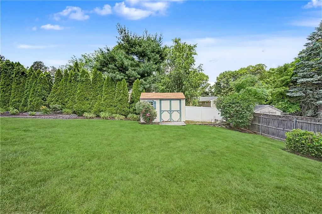 117 Larchmont Road Warwick RI 02886