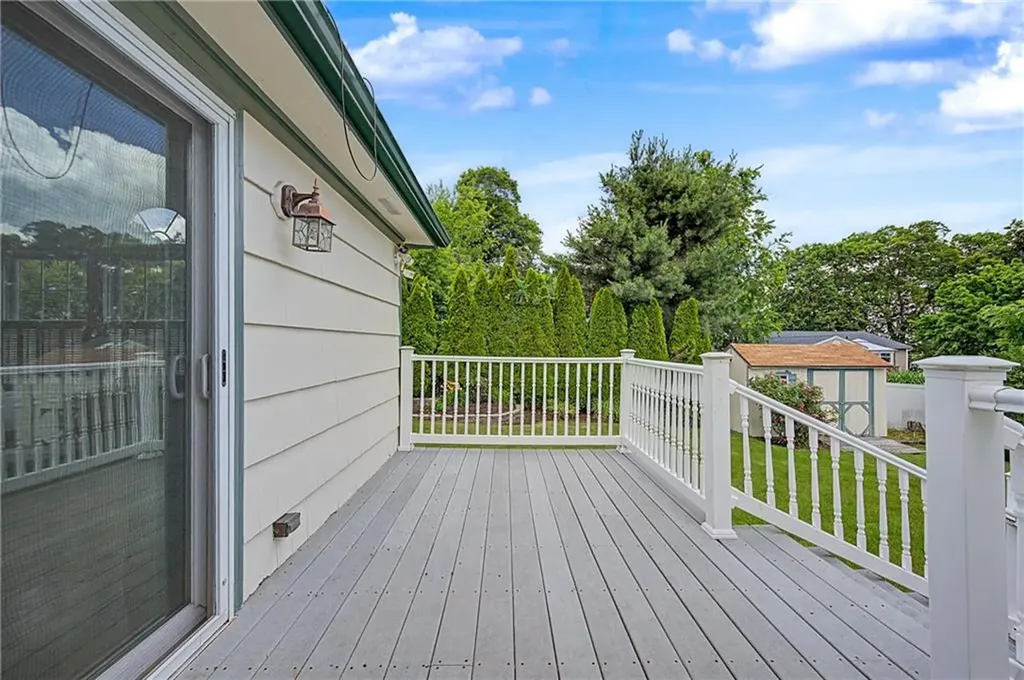 117 Larchmont Road Warwick RI 02886