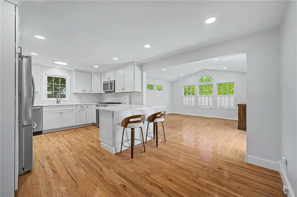 117 Larchmont Road Warwick RI 02886