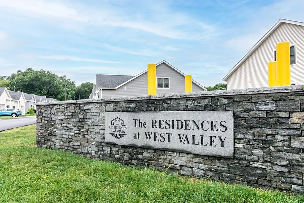 73 West Valley Circle West Warwick RI 02893