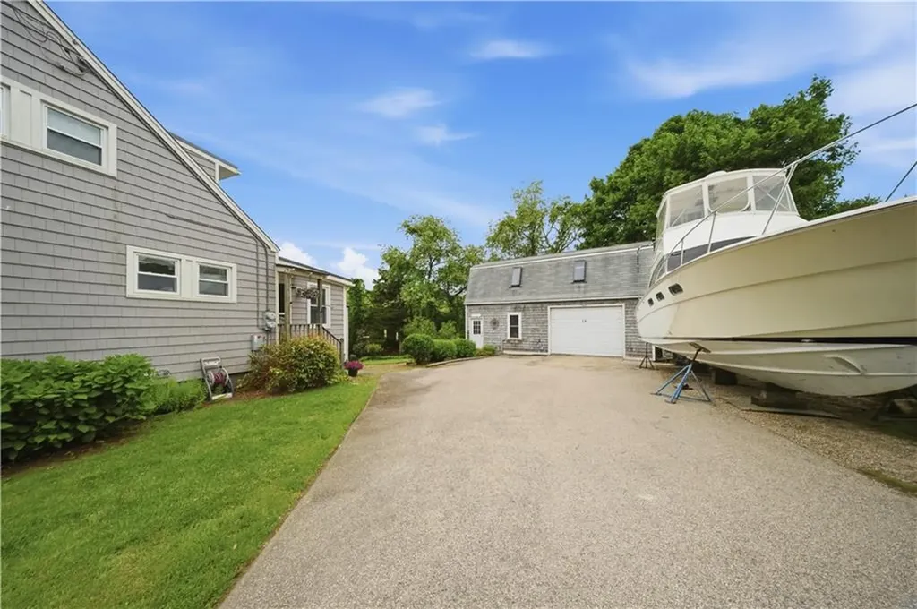 15 Kardway Street South Kingstown RI 02879