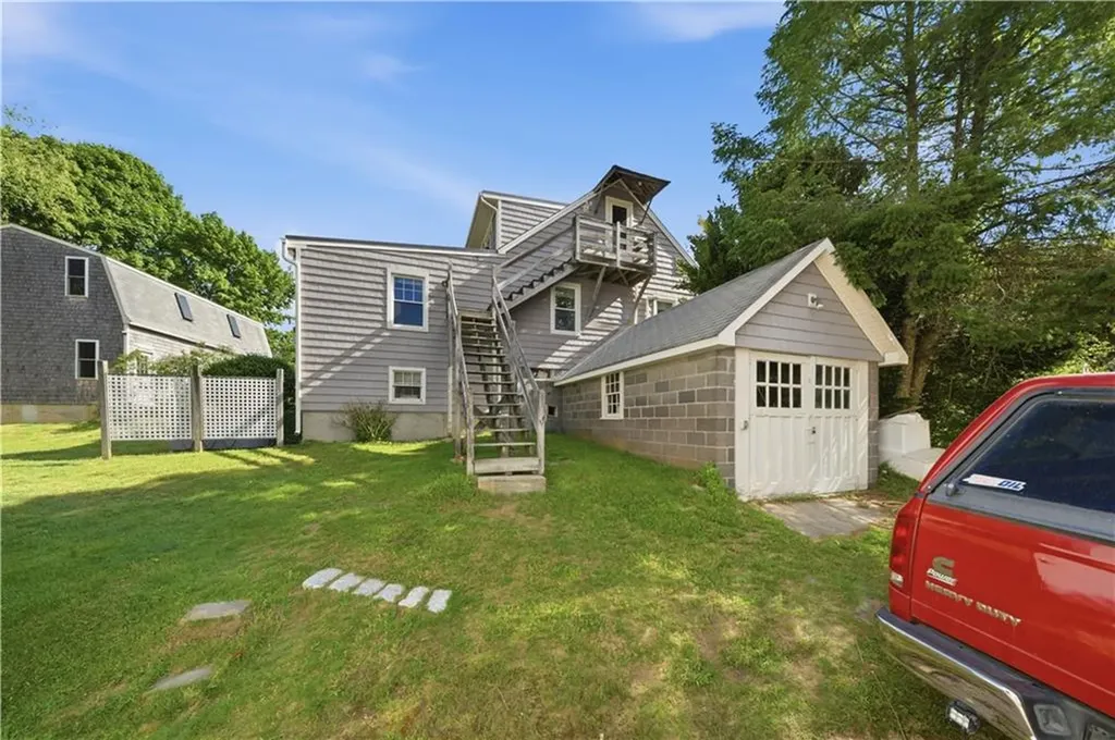 15 Kardway Street South Kingstown RI 02879