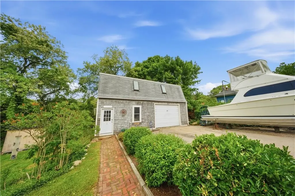 15 Kardway Street South Kingstown RI 02879