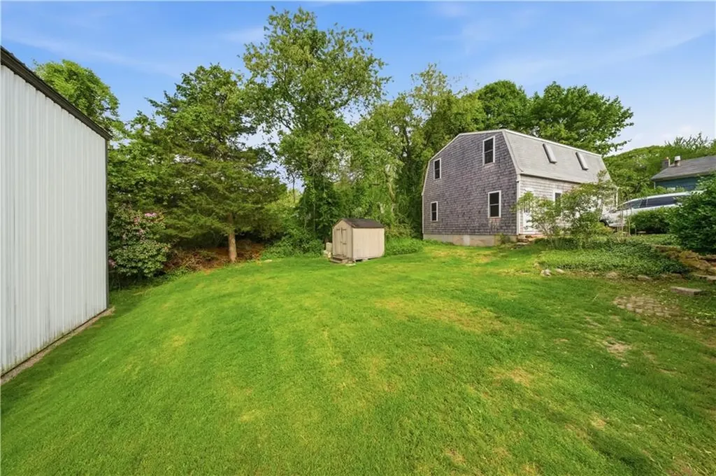 15 Kardway Street South Kingstown RI 02879