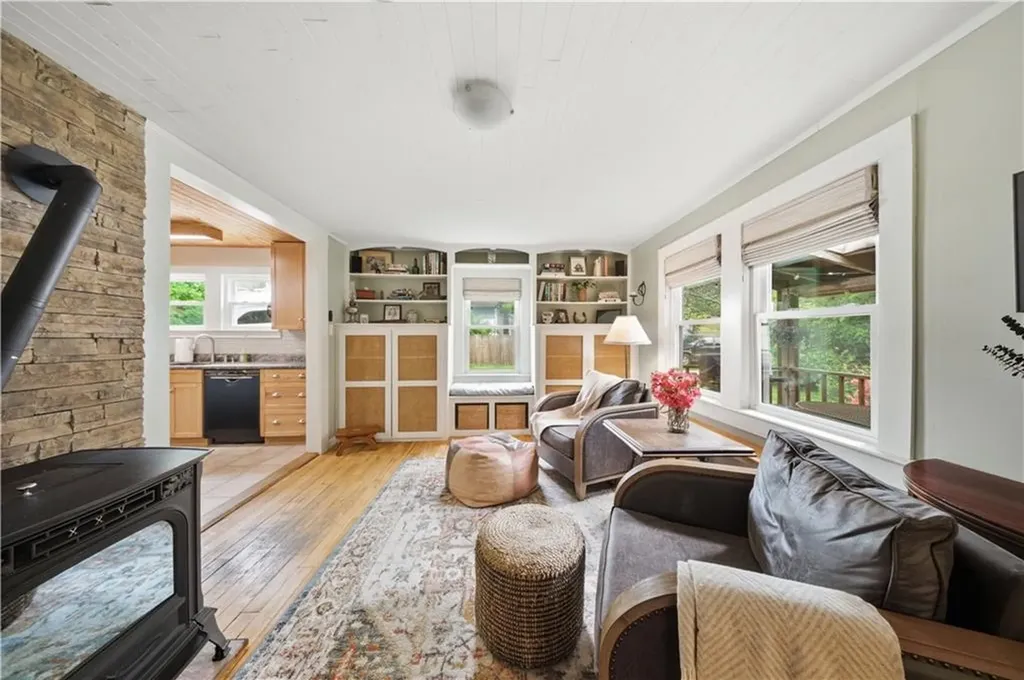 15 Kardway Street South Kingstown RI 02879