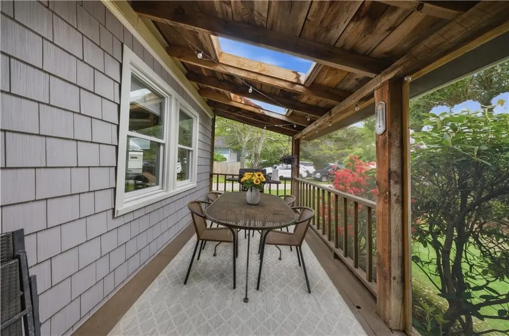 15 Kardway Street South Kingstown RI 02879