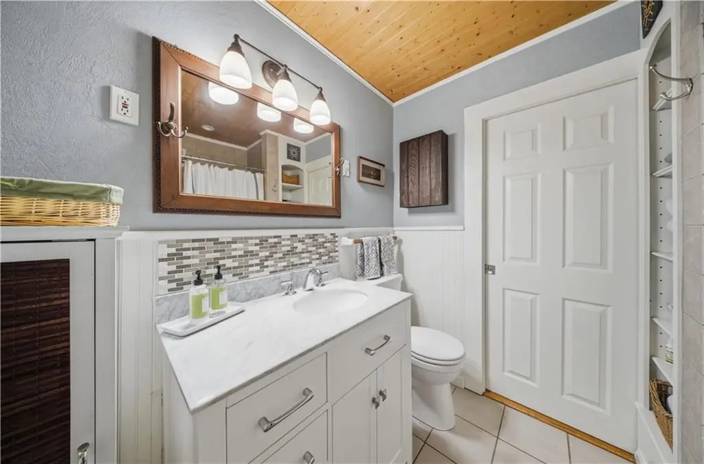 15 Kardway Street South Kingstown RI 02879