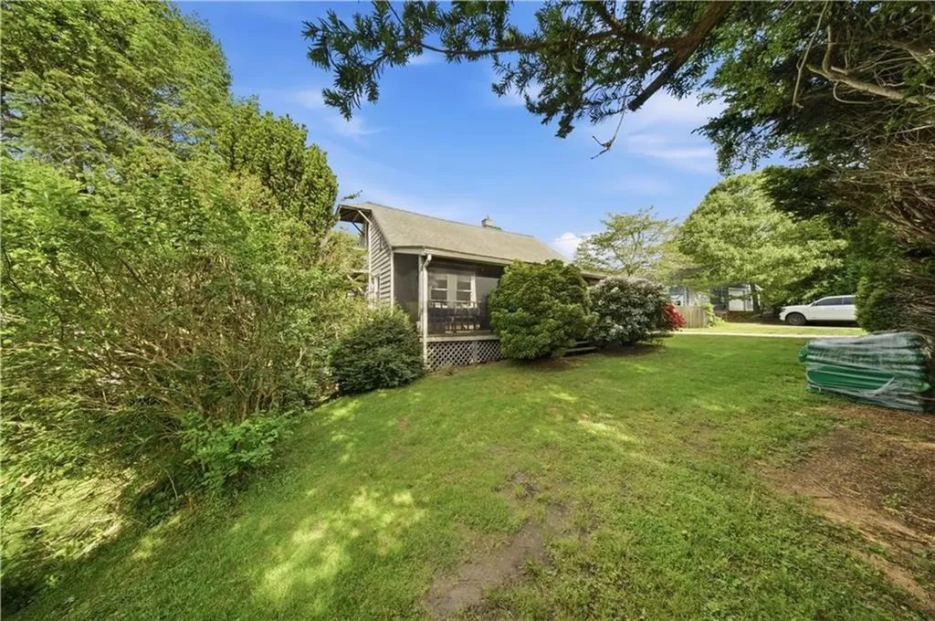 15 Kardway Street South Kingstown RI 02879