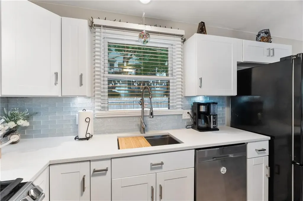 11 Damian Court North Providence RI 02911