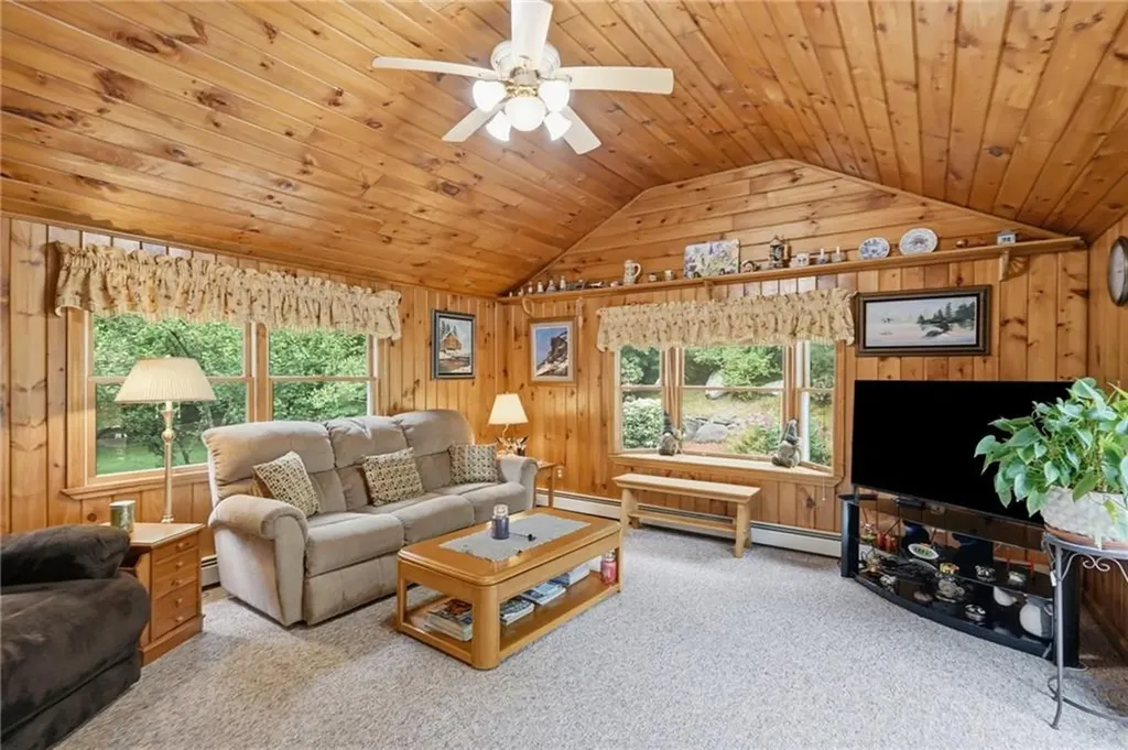 19 Mount Hygeia Road Foster RI 02825
