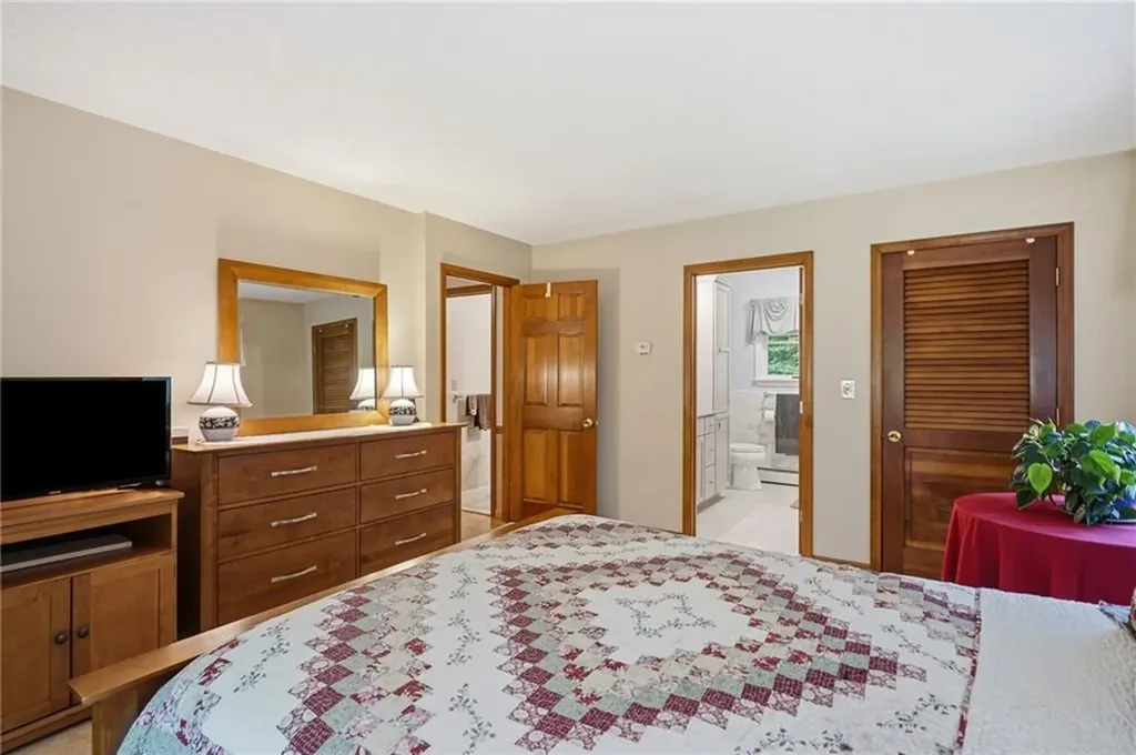 19 Mount Hygeia Road Foster RI 02825