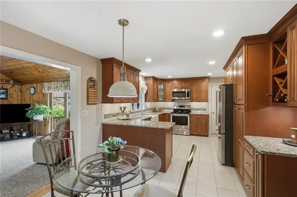 19 Mount Hygeia Road Foster RI 02825