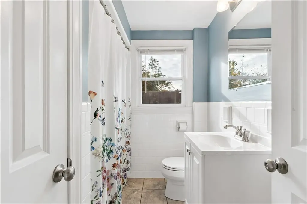 52 Merle Street Warwick RI 02889