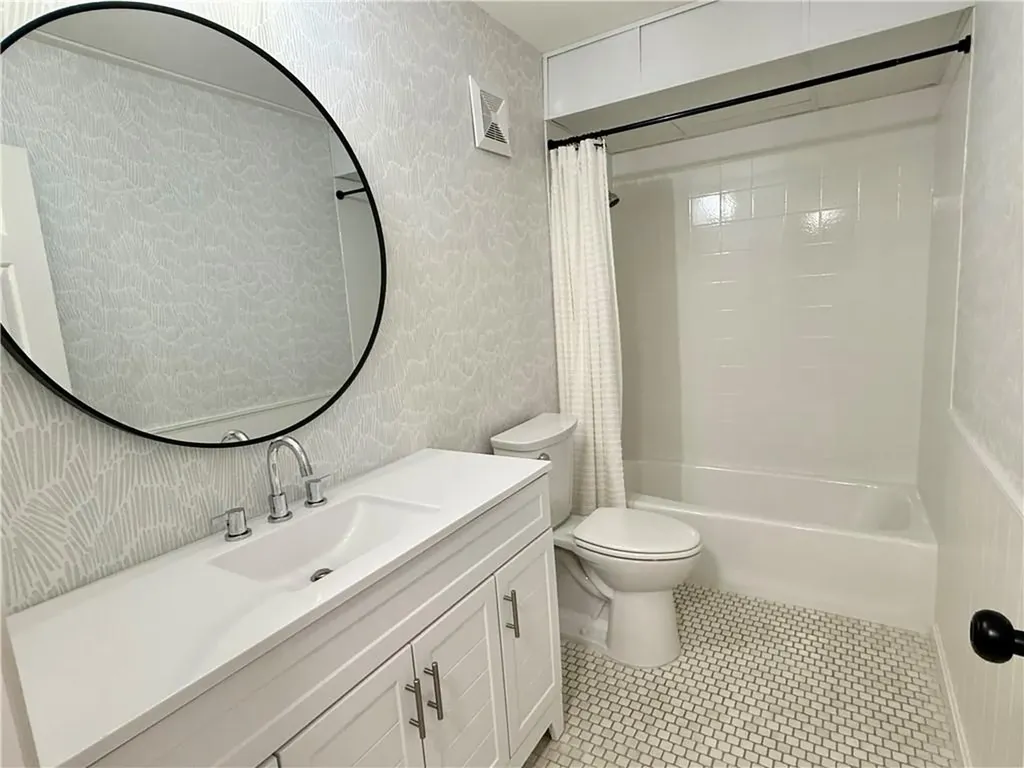 650 East Greenwich Avenue West Warwick RI 02893