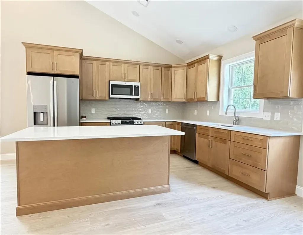 3 Fieldstone Way Johnston RI 02919