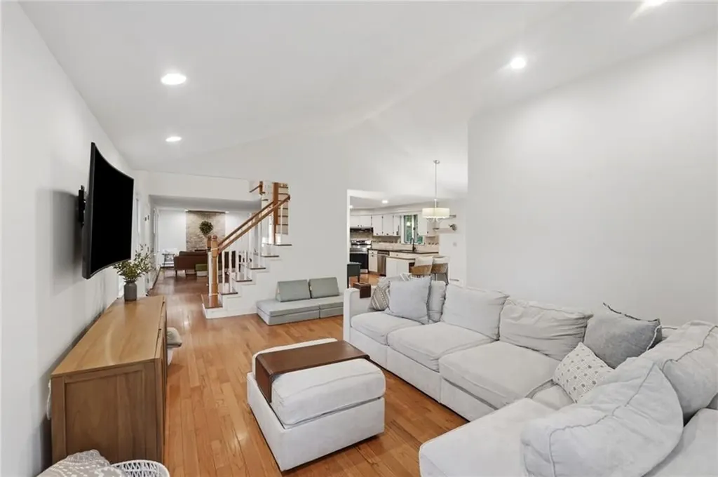 759 Woodward Road North Providence RI 02904