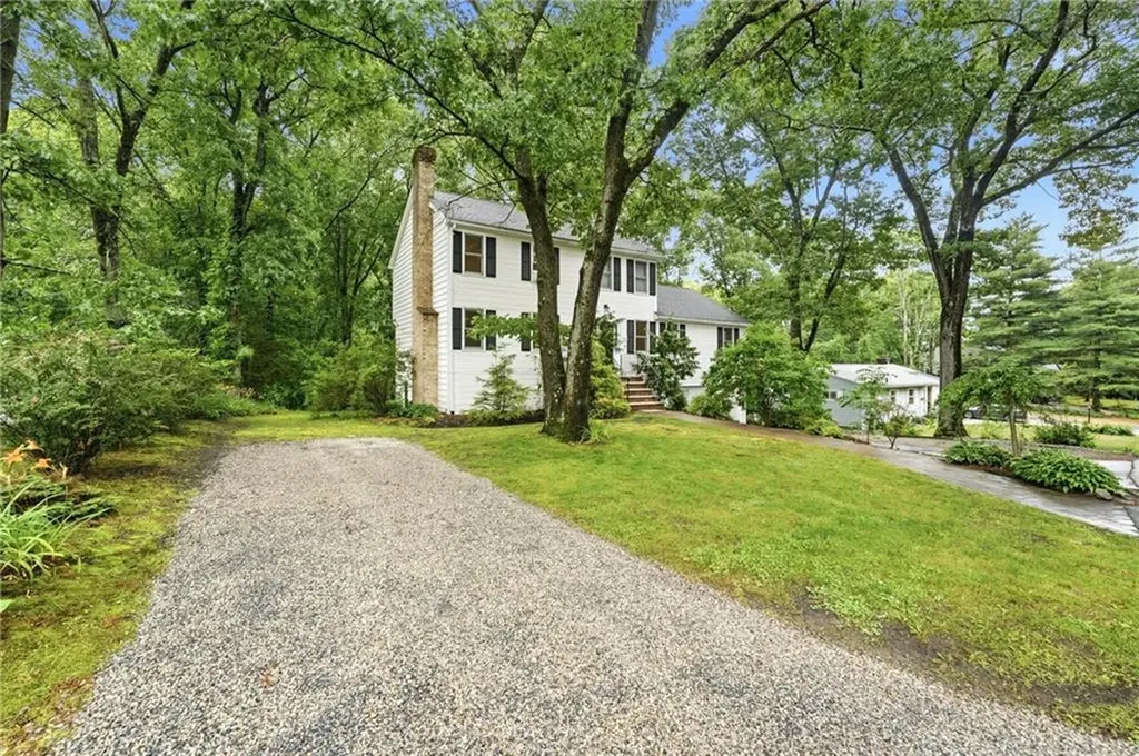 759 Woodward Road North Providence RI 02904