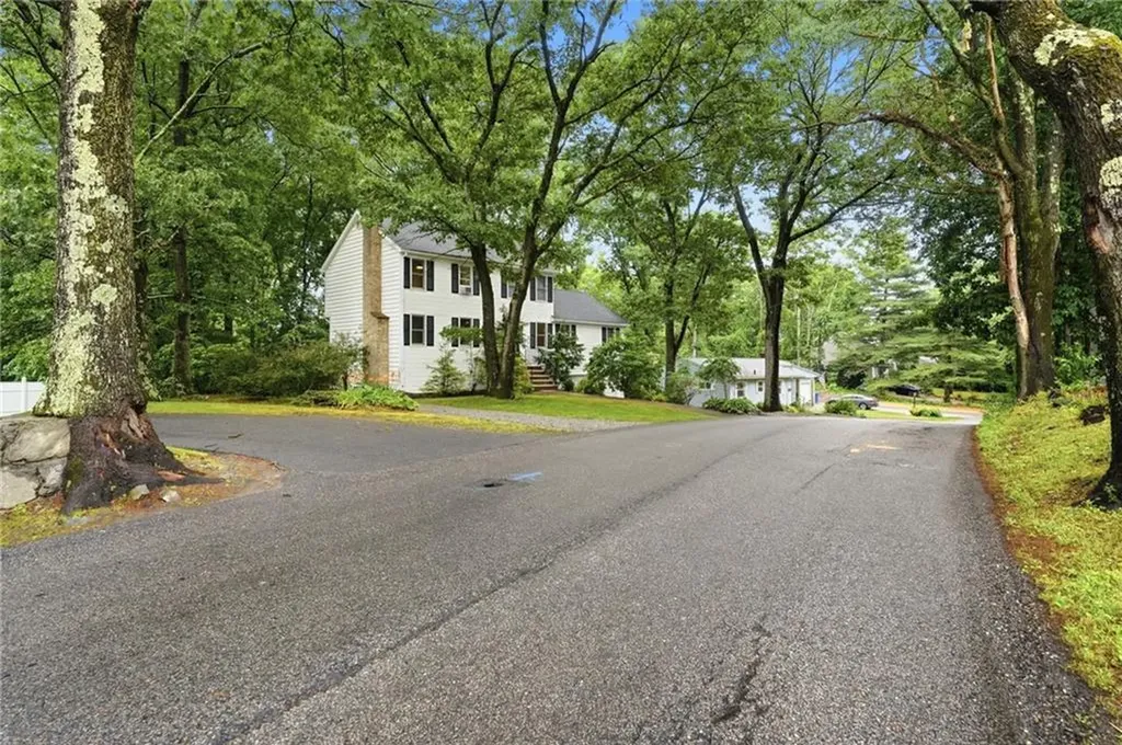 759 Woodward Road North Providence RI 02904