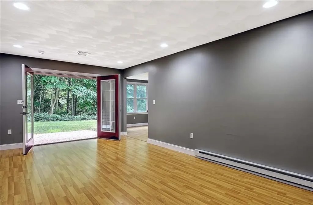 70 Turner Street Warwick RI 02886