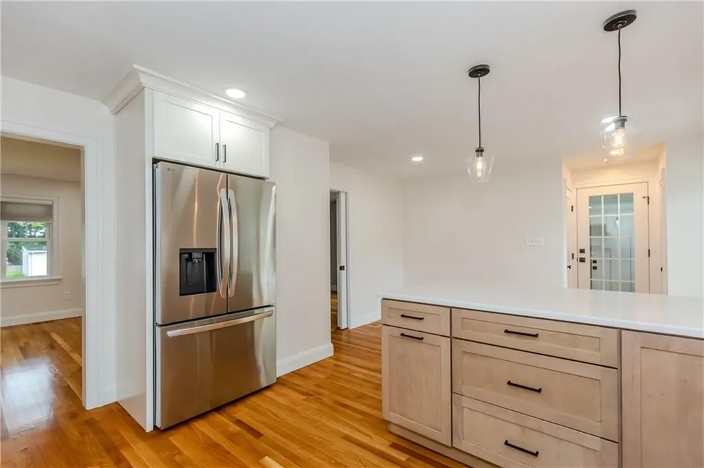 8 Barnes Street Smithfield RI 02828