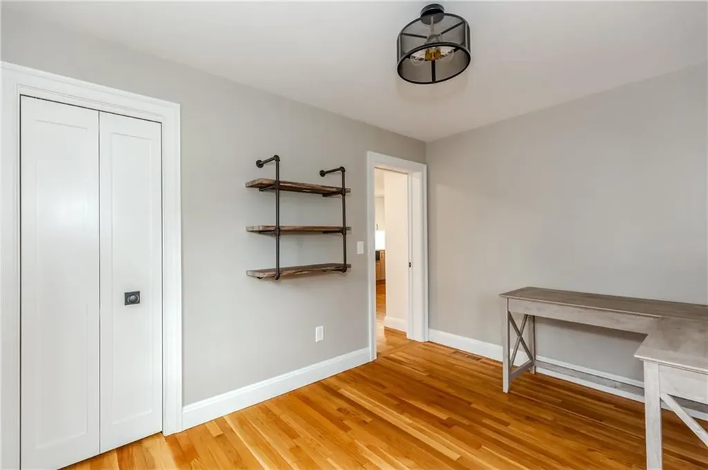 8 Barnes Street Smithfield RI 02828