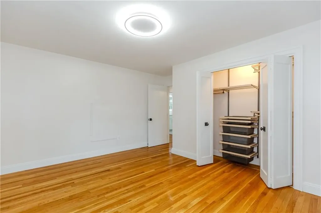 8 Barnes Street Smithfield RI 02828