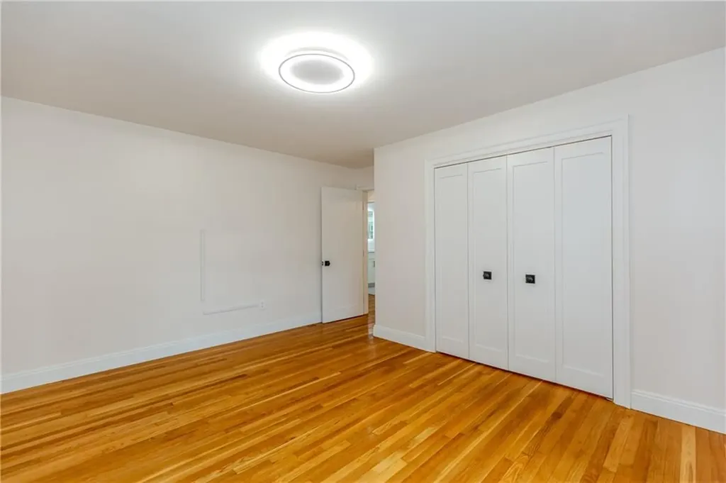 8 Barnes Street Smithfield RI 02828