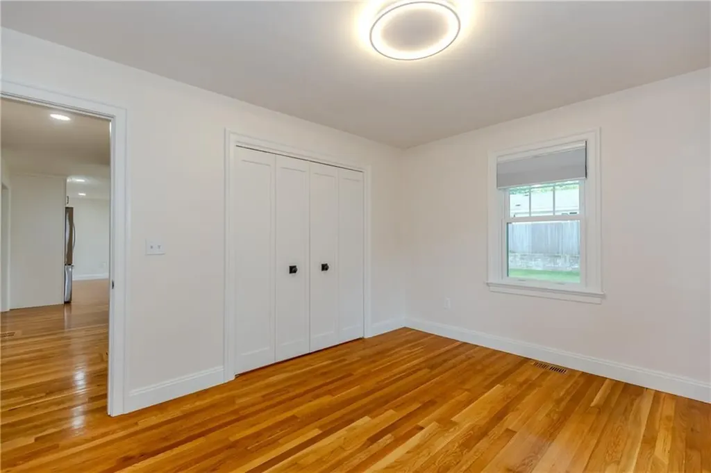 8 Barnes Street Smithfield RI 02828