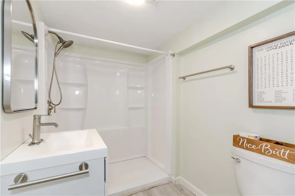 8 Barnes Street Smithfield RI 02828