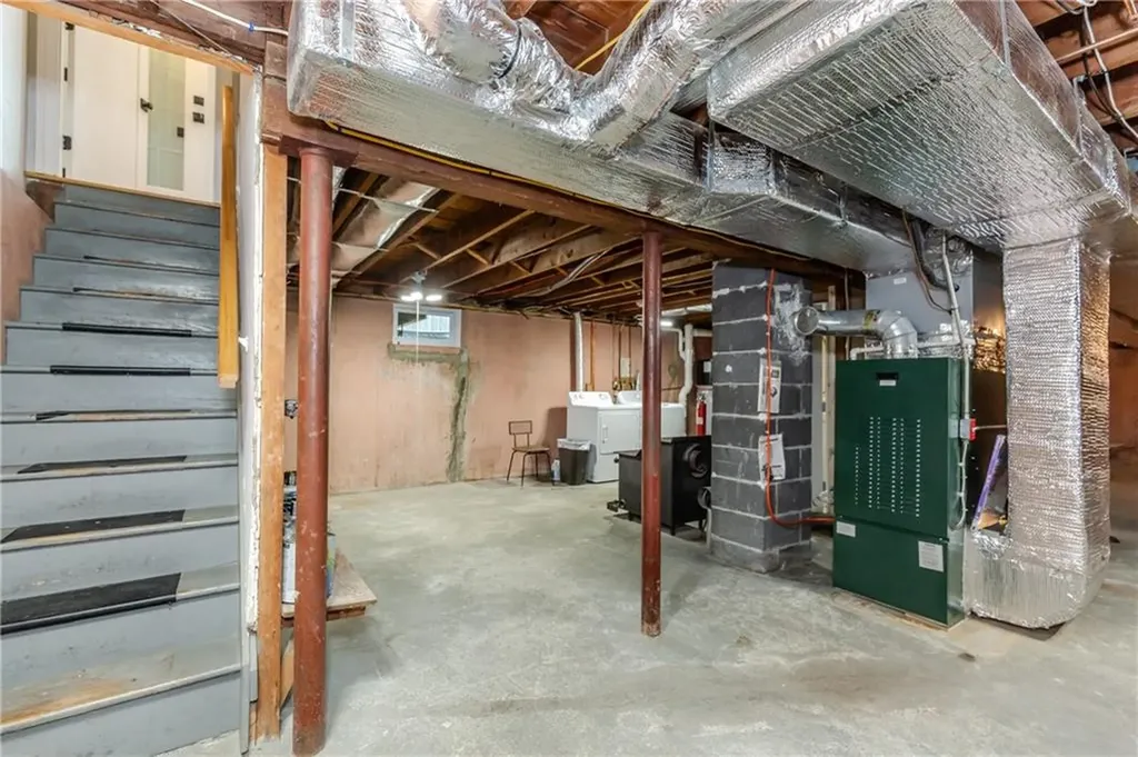 8 Barnes Street Smithfield RI 02828