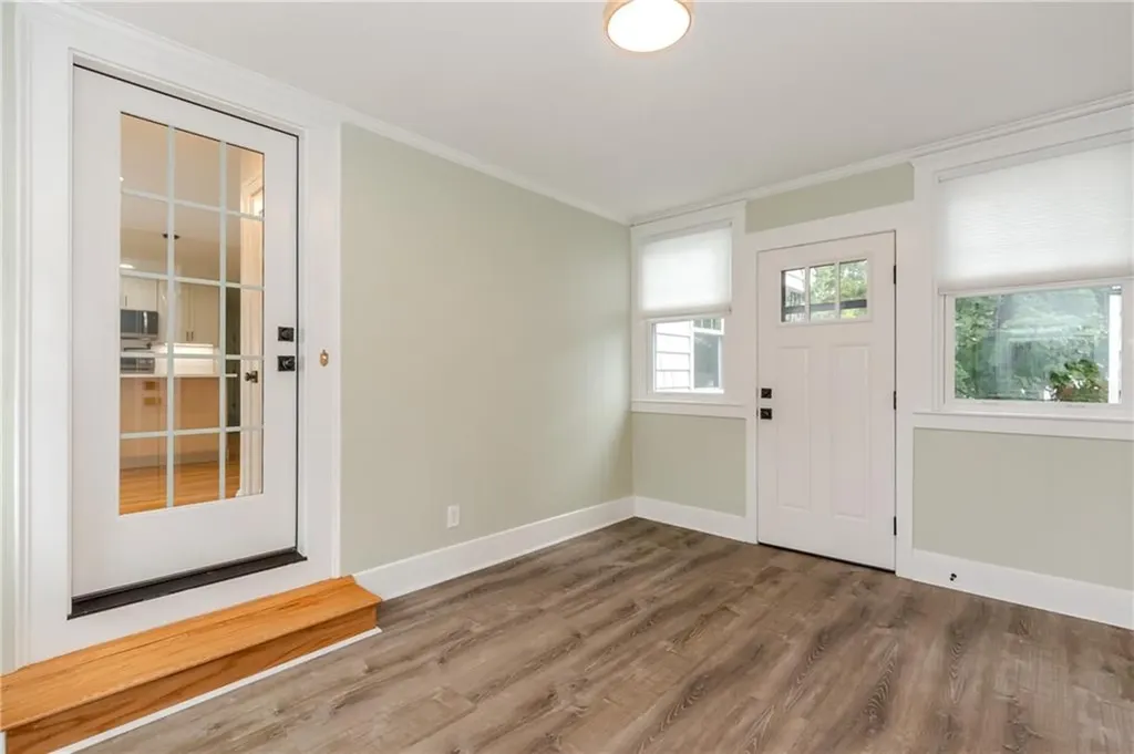8 Barnes Street Smithfield RI 02828