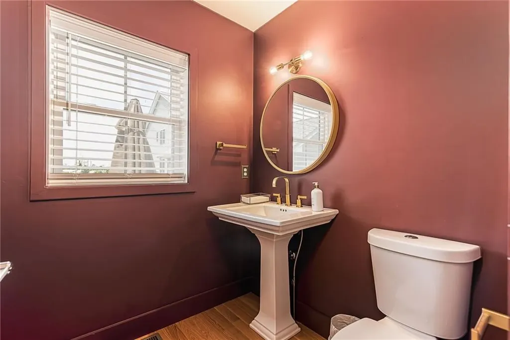 161 Graystone Street Warwick RI 02886