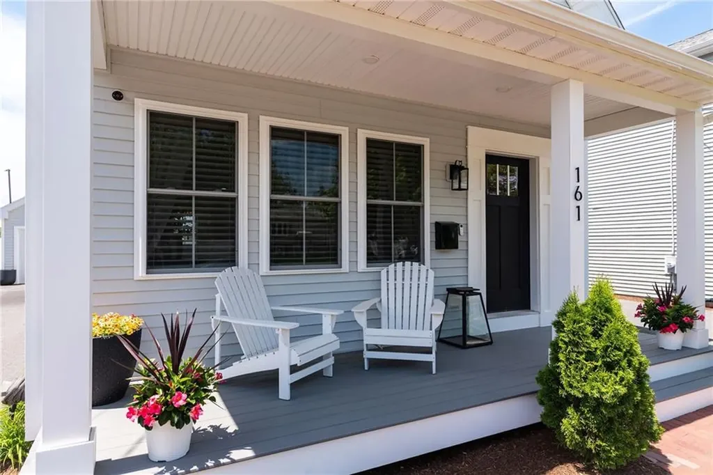161 Graystone Street Warwick RI 02886