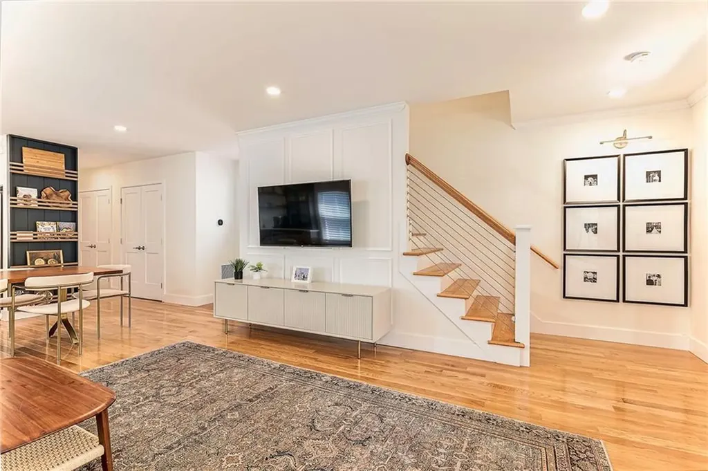 161 Graystone Street Warwick RI 02886