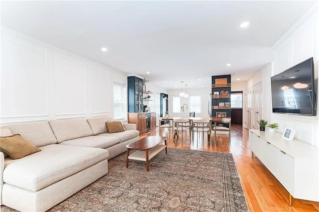 161 Graystone Street Warwick RI 02886