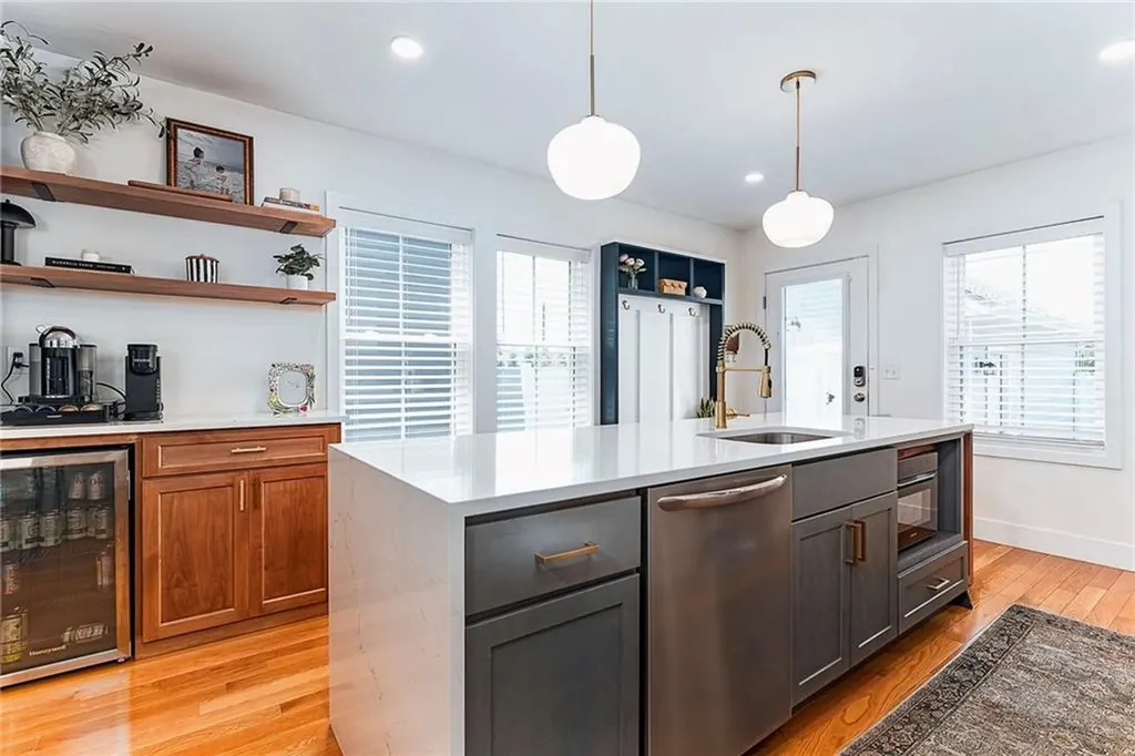 161 Graystone Street Warwick RI 02886