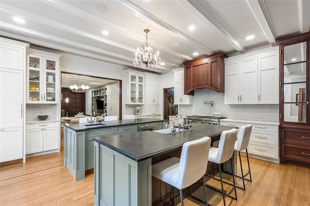 79 Clarendon Avenue Providence RI 02906