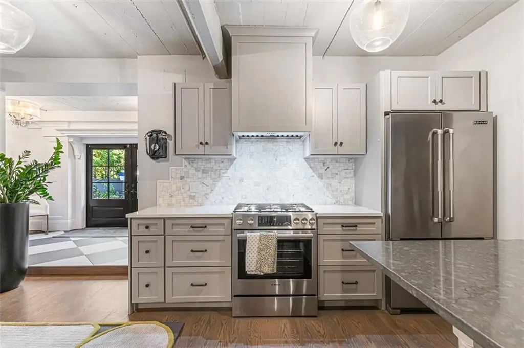 79 Clarendon Avenue Providence RI 02906