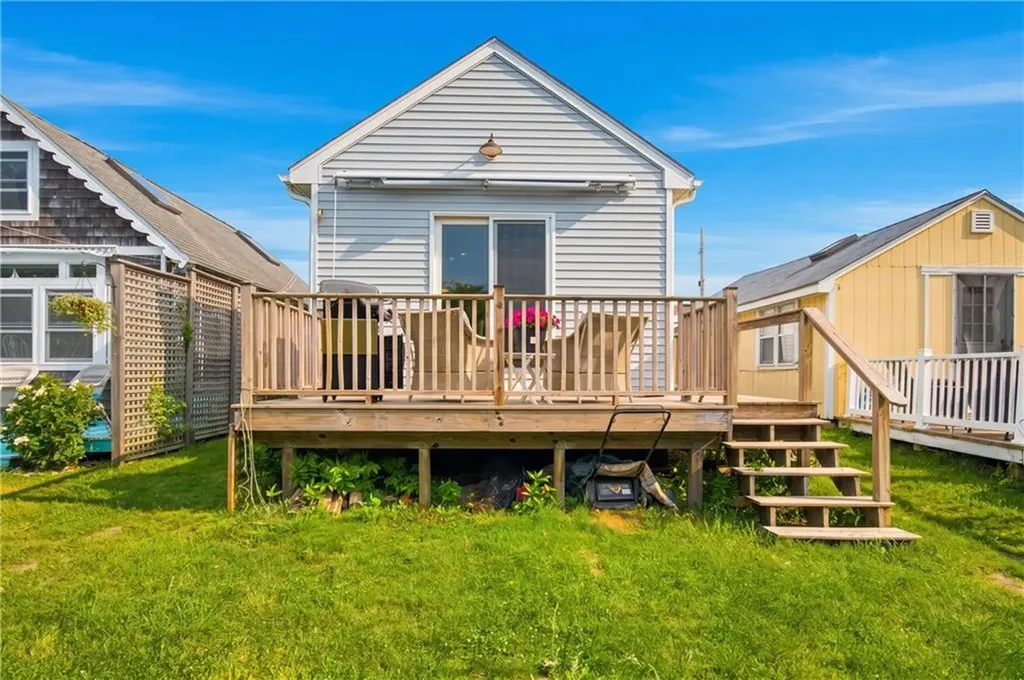 64 59 Burnside Avenue Narragansett RI 02882