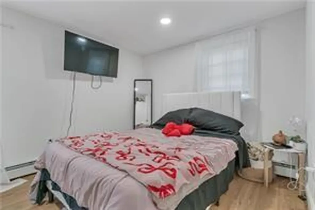 215 Kenyon Avenue Pawtucket RI 02861