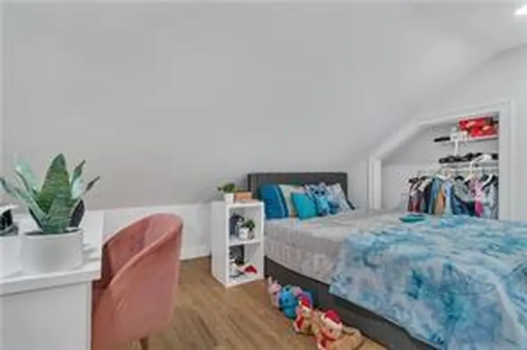 215 Kenyon Avenue Pawtucket RI 02861