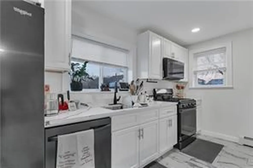 215 Kenyon Avenue Pawtucket RI 02861