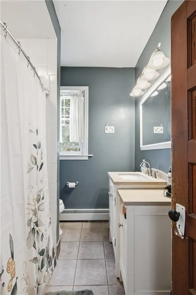 222 Harrison Avenue Warwick RI 02888
